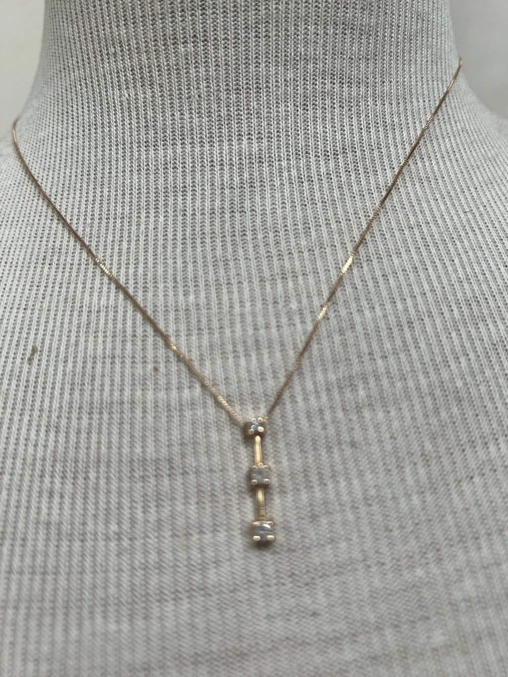 14K Gold Bar diamond past present future  necklace - Picture 3 of 5